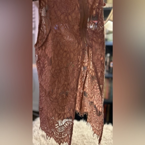 Mock neck lace sleeveless blouse, size S - Picture 7 of 8